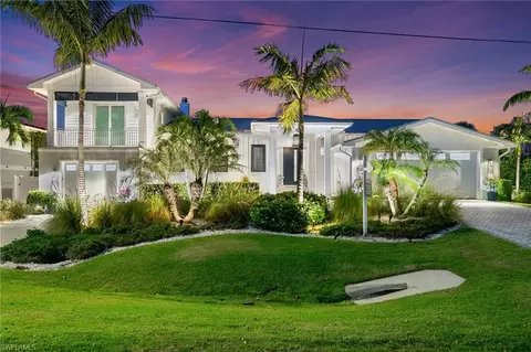 2323 Harbor Rd, Naples, FL 34104