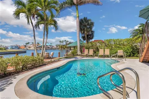 Exterior - 368 Germain Ave, Naples, FL 34108 photo 8 of 9