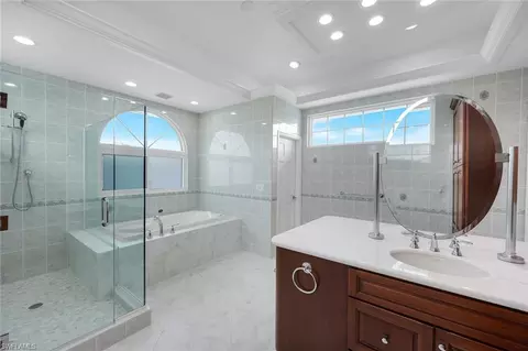 Bath - 368 Germain Ave, Naples, FL 34108 photo 5 of 6