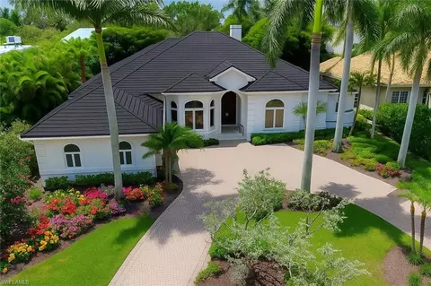 Exterior - 258 9th Ave S, Naples, FL 34102 photo 4 of 5