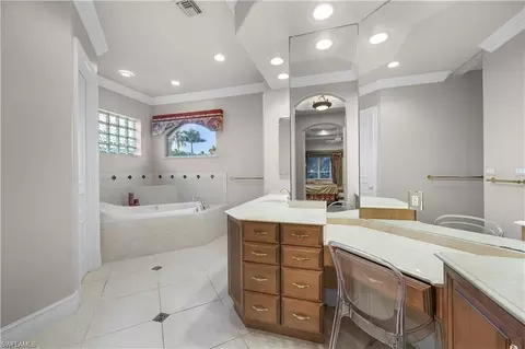 Bath - 258 9th Ave S, Naples, FL 34102 photo 1 of 6