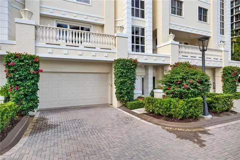 4021 Gulf Shore Blvd N #V19, Naples, FL 34103