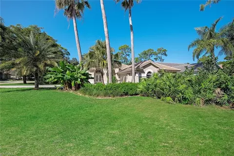 6572 Chestnut Cir, Naples, FL 34109