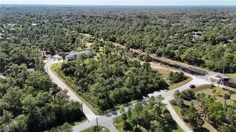 8 Th Ave NE, Naples, FL 34120