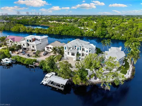 3890 Aloha Ln, Bonita Springs, FL 34134