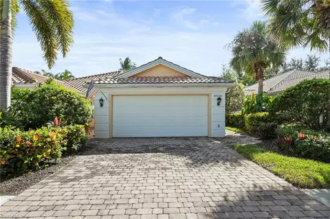 4910 Kingston Way, Naples, FL 34119
