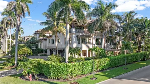 1441 Gulf Shore Blvd S, Naples, FL 34102