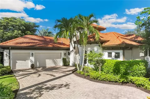 7749 Classics Dr, Naples, FL 34113