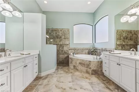 Bath - 7749 Classics Dr, Naples, FL 34113 photo 1 of 3