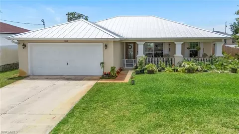 3303 32nd St SW, Lehigh Acres, FL 33976