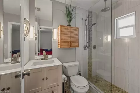 Bath - 809 101st Ave N, Naples, FL 34108 photo 1 of 2
