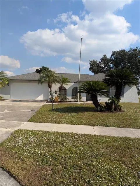 997 Charlemagne Blvd, Naples, FL 34112