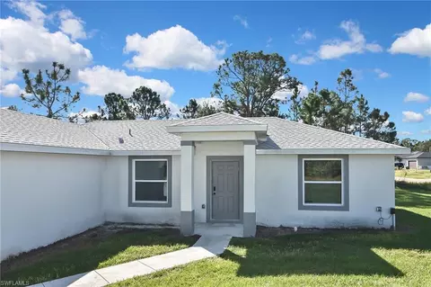 902 Lytle St E, Lehigh Acres, FL 33974 photo 4