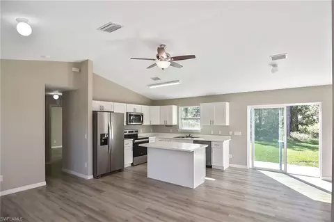 902 Lytle St E, Lehigh Acres, FL 33974 photo 5