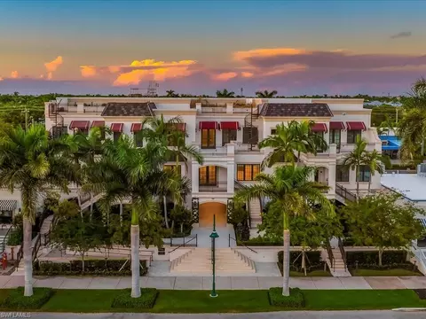 745 12th Ave S #102, Naples, FL 34102