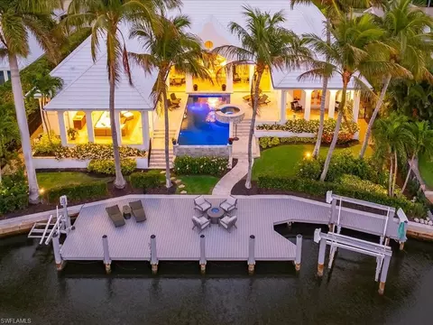 Exterior - 1750 4th St S, Naples, FL 34102 photo 7 of 16