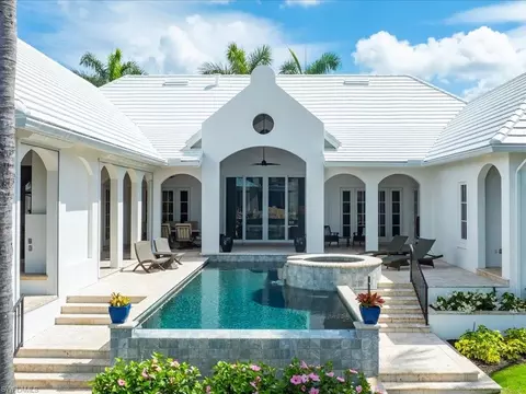 Exterior - 1750 4th St S, Naples, FL 34102 photo 14 of 16
