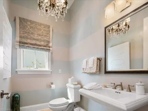 Bath - 1750 4th St S, Naples, FL 34102 photo 6 of 7
