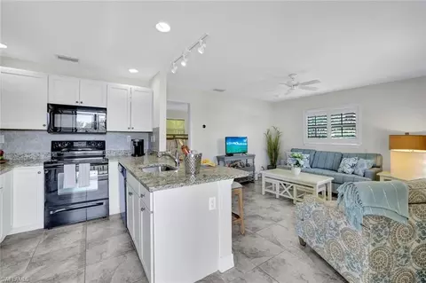 Kitchen - 655 8th Ave S #6, Naples, FL 34102 photo 2 of 4