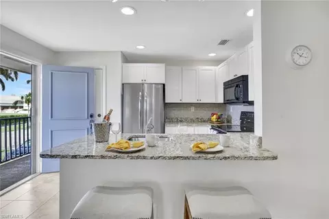 Kitchen - 655 8th Ave S #6, Naples, FL 34102 photo 3 of 4