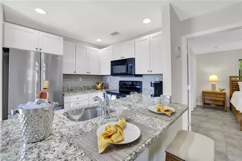Kitchen - 655 8th Ave S #6, Naples, FL 34102 photo 1 of 4