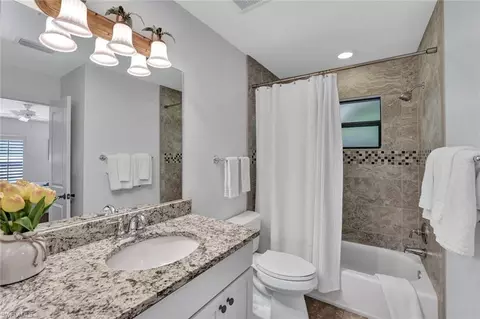 Bath - 655 8th Ave S #6, Naples, FL 34102 photo 1 of 1