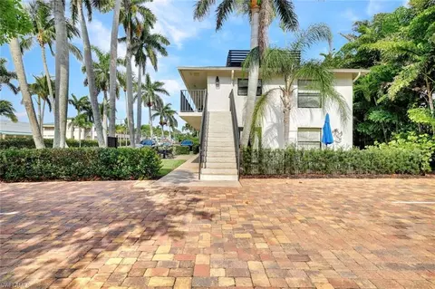 Exterior - 655 8th Ave S #6, Naples, FL 34102 photo 4 of 4