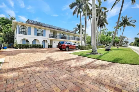 Exterior - 655 8th Ave S #6, Naples, FL 34102 photo 1 of 4