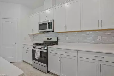 Kitchen - 18293 Ridgeline Dr, Estero, FL 33928 photo 6 of 6