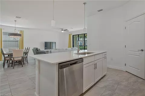 Kitchen - 18293 Ridgeline Dr, Estero, FL 33928 photo 5 of 6