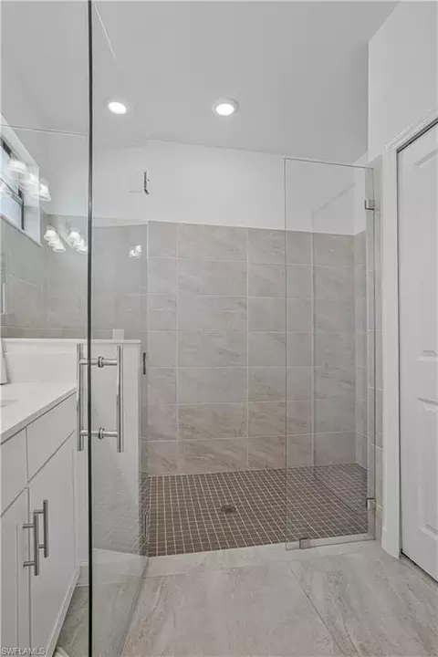 Bath - 18293 Ridgeline Dr, Estero, FL 33928 photo 2 of 4