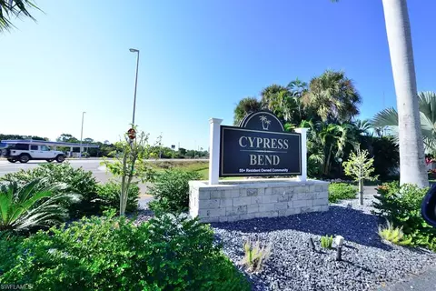 8611 Mullwood Dr, Estero, FL 33928