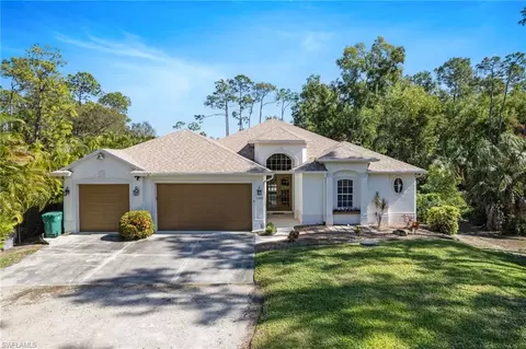 1158 Oakes Blvd, Naples, FL 34119
