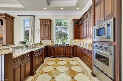 Kitchen - 2249 Miramonte Ct, Naples, FL 34105 photo 3 of 4