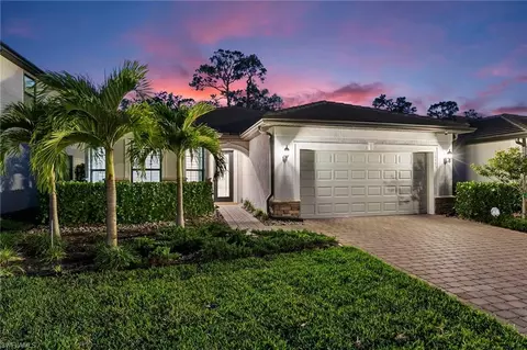 10483 Ventana Ln, Naples, FL 34120