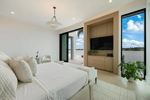 Bedroom - 1640 Dolphin Ct, Naples, FL 34102 photo 1 of 5