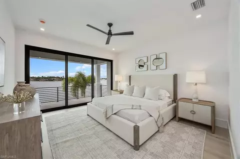 Bedroom - 1640 Dolphin Ct, Naples, FL 34102 photo 3 of 5