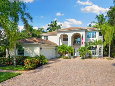 2384 Heritage Greens Dr, Naples, FL 34119