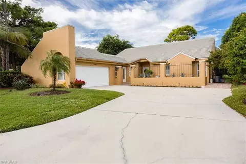 5131 Kristin Ct, Naples, FL 34105
