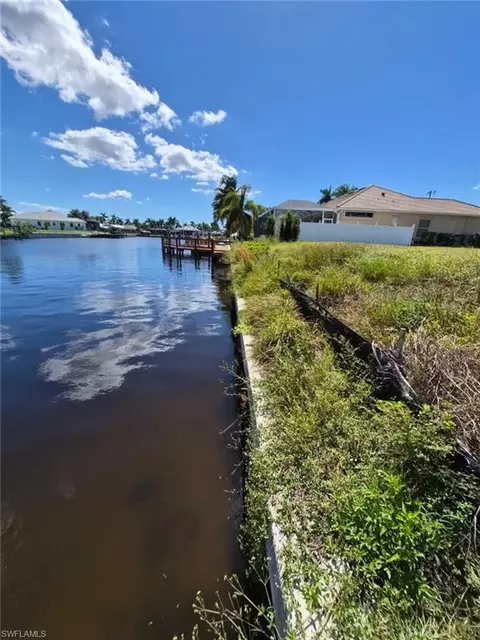 3937 SW 26th Ct, Cape Coral, FL 33914