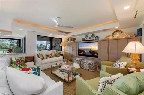 107 Clubhouse Ln #391, Naples, FL 34105