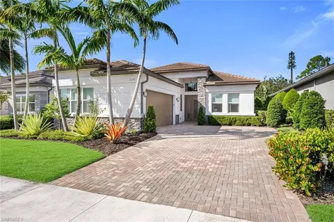 11241 Daphne Ct, Naples, FL 34120