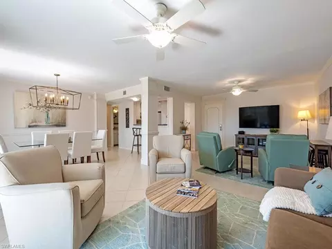 555 Park Shore Dr #B411, Naples, FL 34103