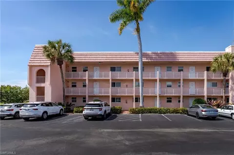 100 Forest Lakes Blvd #201, Naples, FL 34105