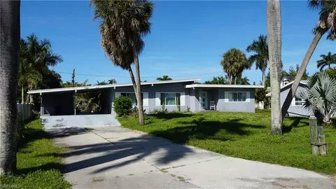 123 Standish Cir, North Fort Myers, FL 33903