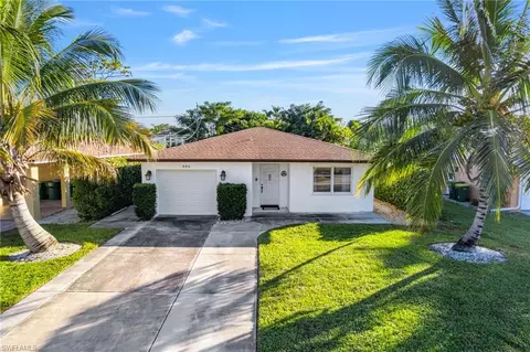 640 110th Ave N, Naples, FL 34108