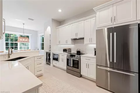 Kitchen - 19013 Ridgepoint Dr, Estero, FL 33928 photo 2 of 4