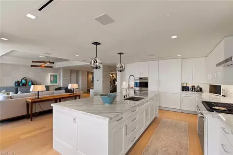 Kitchen - 6897 Grenadier Blvd #902, Naples, FL 34108 photo 6 of 7