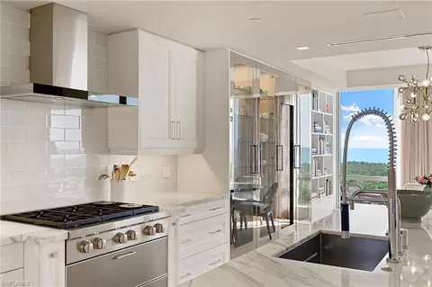 Kitchen - 6897 Grenadier Blvd #902, Naples, FL 34108 photo 3 of 7