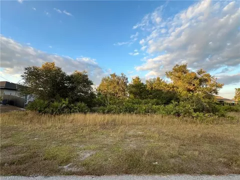 4102 6th St W, Lehigh Acres, FL 33971